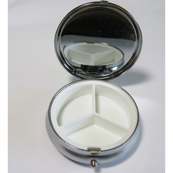 Pretty Pink Rhinestone  Pill keeper NWOT push button to open - Picture 7 of 7